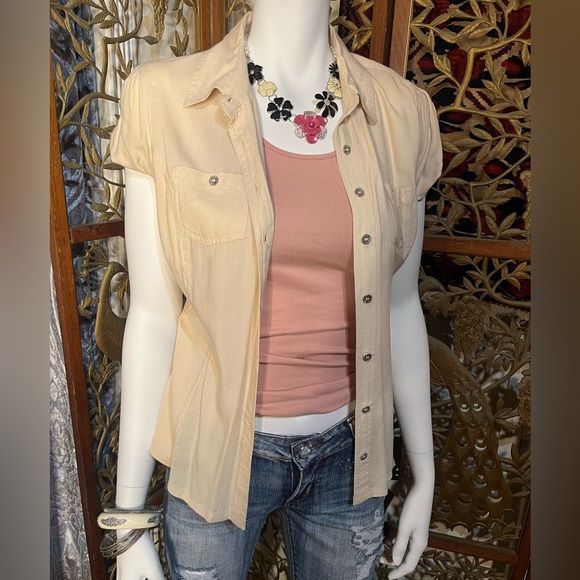 GUESS Cream Shirt Button Up Medium - Picture 5 of 5